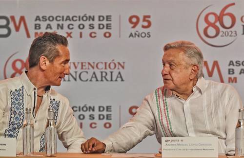 Daniel Becker, quien termina su ciclo al frente de la ABM y el presidente Andrés Manuel López Obrador.