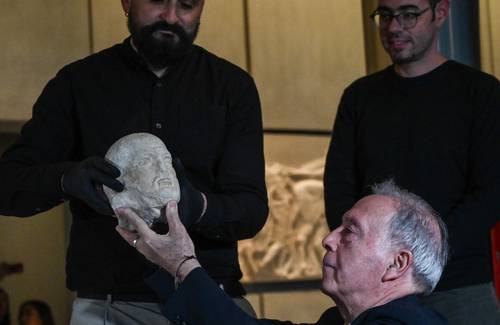 The Vatican returns fragments of the Parthenon to Greece
