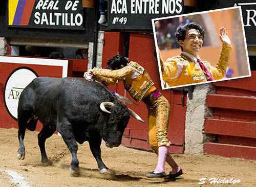 En la placita Arroyo el joven hidrocálido César Ruiz tuvo otra memorable actuación, recordando que la fiesta de los toros es de una entrega con celo y sello.
