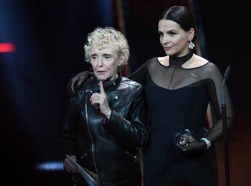 La directora francesa Claire Denis (izquierda) con la actriz Juliette Binoche.