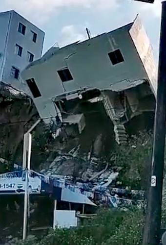 El edificio habitacional ubicado cerca del Libramiento Sur es uno de varios que han sido reportados con daños estructurales.