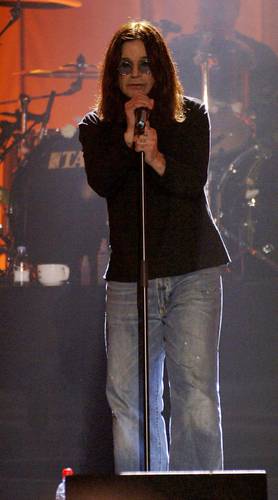 Por su estado de salud, Ozzy Osbourne cancela giras; sólo se presentará en actos puntuales.
