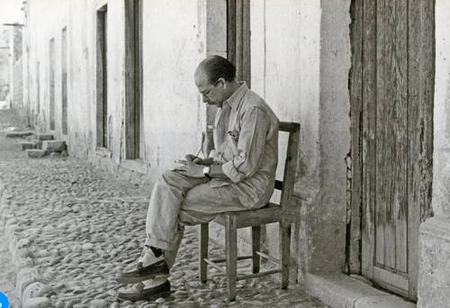 El maestro Fernando Benítez en una de sus incursiones a los pueblos indígenas; Jalisco, 1967.