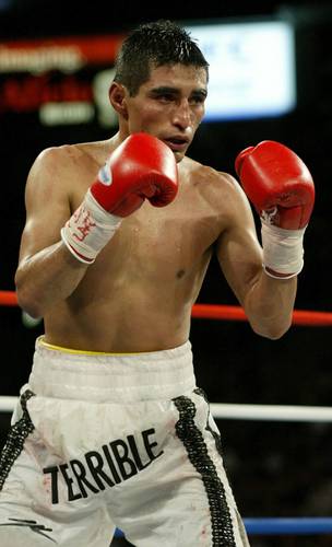 Erik Terrible Morales es el pelador que mejor encarna lo que el afamado escritor estadunidense entiende sobre el boxeo mexicano, “en el que mueres por amor y vives para impresionar y apabullar a tus compañeros”.