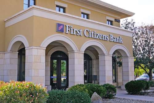 Sucursal del First Citizens Bank cuya matriz compró todos los depósitos y préstamos del colapsado banco Silicon Valley a finales de marzo.