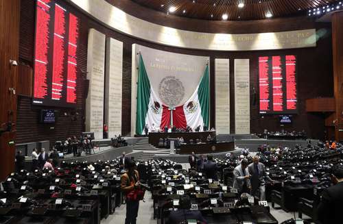 Los diputados anunciaron que la sesión continuaba la madrugada de este miércoles.