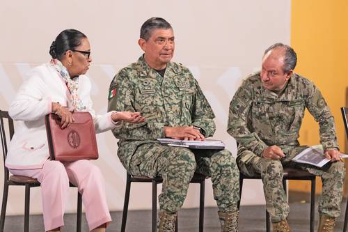 Los secretarios de Seguridad, Rosa Icela Rodríguez; Defensa, Luis Cresencio Sandoval, y de Marina, Rafael Ojeda, durante la mañanera de ayer.