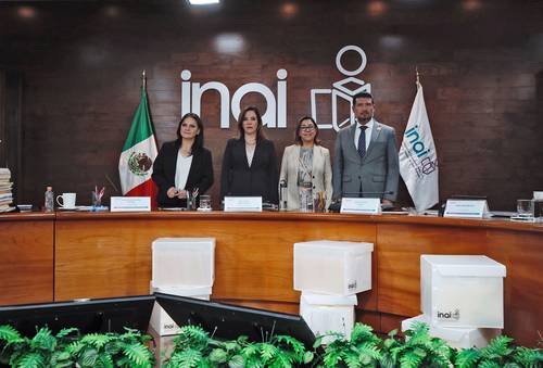 Los comisionados Norma del Río Venegas, Blanca Lilia Ibarra Cadena, Josefina Román Vergara y Adrián Alcalá Méndez realizaron una sesión extraordinaria y una conferencia de prensa con motivo de la situación que enfrenta el pleno del INAI.
