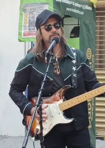 El cantante colombiano en la Zona Rosa.