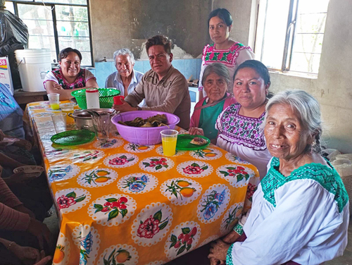 Integrantes de la familia Martínez del proyecto Sohuame Tlatzonkime.  Celeste Cruz Avilés