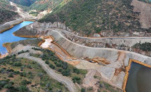 En agosto de 2014, ocho municipios se vieron afectados por la contaminación del río Sonora con millones de litros de sustancias tóxicas provenientes de la mina Buenavista del Cobre, de Grupo México.