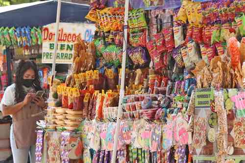 Aumentó la venta de chicles, chocolates y dulces al declinar el uso de cubrebocas.