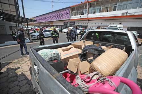 El vehículo con la carga fue llevado a la agencia del MP bajo un fuerte dispositivo.