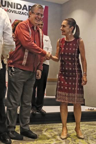 Marcelo Ebrard y Claudia Sheinbaum sellaron ayer con un apretón de manos el acuerdo sobre las reglas para definir al candidato presidencial de Morena rumbo a 2024.