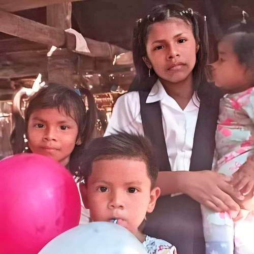 Los cuatro hermanos indígenas huitoto que sobrevivieron 40 días en la selva amazónica colombiana, en imagen tomada antes del accidente de avioneta ocurrido el pasado 1º de mayo.