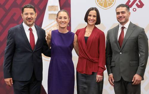 Junto a Claudia Sheinbaum están el secretario de Gobierno, Martí Batres, Luz Elena González –titular de Administración y Finanzas– y Omar García Harfuch, jefe de la policía, quienes tendrán asignaciones especiales además de sus cargos.