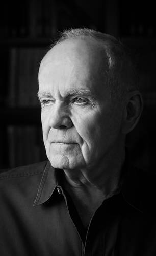 El escritor estadunidense Cormac McCarthy ha sido elogiado como heredero de William Faulkner y Herman Melville.