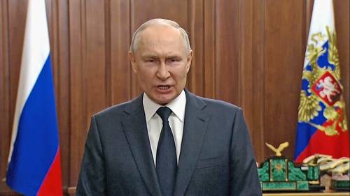 En imagen tomada de un video, el presidente ruso, Vladimir Putin, pronuncia su discurso a la nación, ayer en Moscú.
