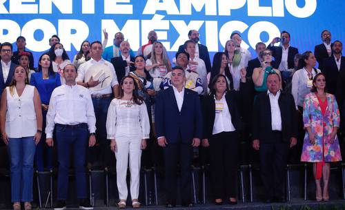 Los dirigentes de PRI, PAN y PRD, del Frente Amplio por México, durante la presentación de las reglas para la elección de candidato para presidente.