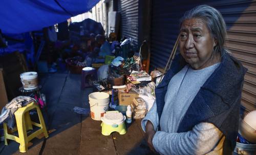 Vecinos han apoyado como pueden a la familia de Rufina, quien no tiene adónde ir.