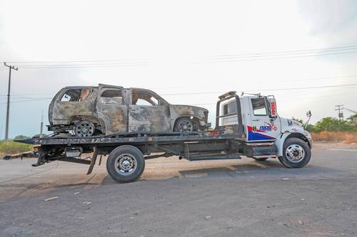  La camioneta blindada de Mora fue atacada con armas calibre .50, que son capaces de derribar aeronaves y cuyos proyectiles son más grandes que una mano promedio. Foto Cuartoscuro