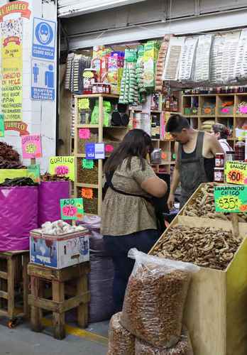  El consumo de alimentos se mantiene resiliente aun con los incrementos sostenidos de precios. Foto Roberto García Ortiz