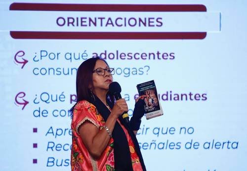 La secretaria de Educación, Leticia Ramírez, admitió que los materiales educativos de 5º y 6º grado siguen en producción.