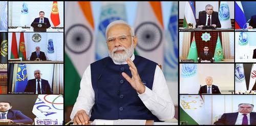 El primer ministro de la India, Narendra Modi (al centro), durante la cumbre virtual de la Organización de Cooperación de Shanghái.