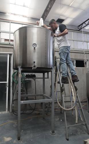  La cerveza artesanal requiere mucha dedicación, y los integrantes de Procesos Artesanales Vivos retoman ingredientes clásicos con otros que le dan un sabor especial a cada uno de sus productos.