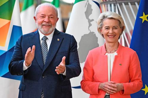 El presidente de Brasil, Luiz Inácio Lula da Silva, y la presidenta de la Comisión Europea, Ursula von der Leyen, ayer en Bruselas.