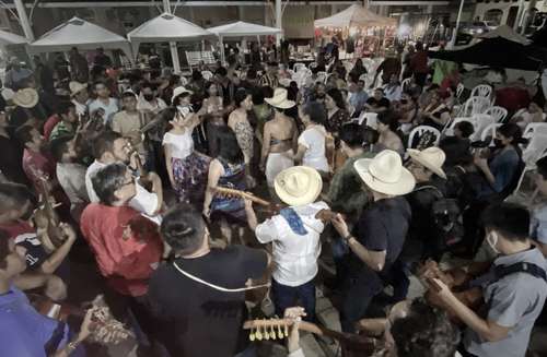 Este fin de semana se reúnen grupos afromexicanos de la zona en tres noches de conciertos y fandangos en el pueblo de Playa Vicente, Veracruz.