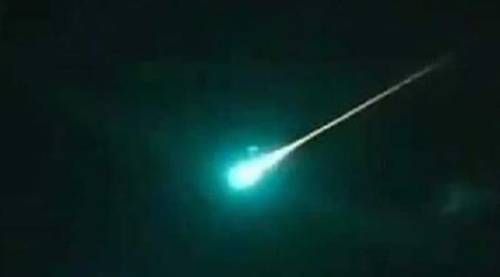 Cerca de las 21: 45 horas del martes, el cielo de Colima se iluminó debido a la caída de un bólido. No hubo reporte de personas lesionadas ni daños materiales.