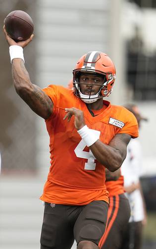 El ahora pasador de Cleveland, Deshaun Watson, fue suspendido 11 juegos en 2022 por violar el código de conducta, acusado de varias agresiones sexuales, que libró mediante acuerdos económicos.