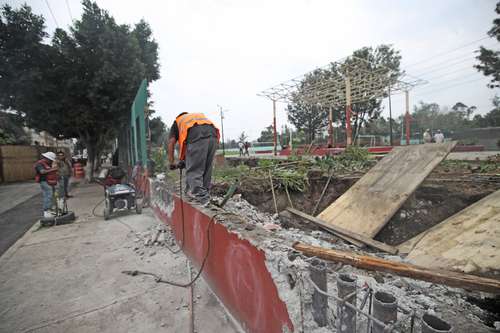 Ayer se intensificaron los trabajos de la alcaldía Gustavo A. Madero en la zona del deportivo donde se registró el socavón.