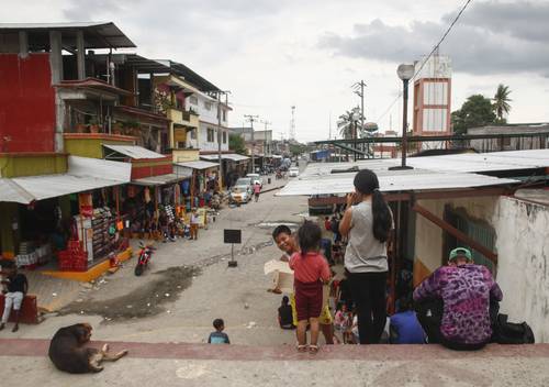  Cientos de migrantes pasan de manera ilegal por “el cruce del coyote”, ubicado en Ciudad Hidalgo, Chiapas.