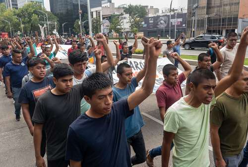 Los normalistas conmemoraron el mes número 107 de la desaparición de sus compañeros en Iguala.