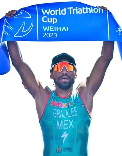 Crisanto Grajales ganó en la copa del orbe de Triatlón en Weihai, China.
