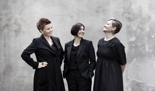 El Trio Mediæval fue fundado en Oslo en 1997 por Linn Andrea Fuglseth, Anna Maria Friman y Torunn Ostrem.
