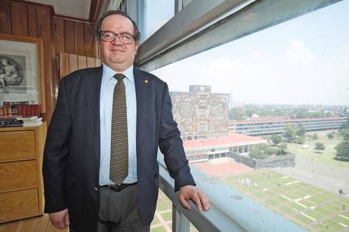 Ante el alto número de rechazados, Leonardo Lomelí propone que la UNAM colabore con el gobierno federal para crear nuevas instituciones.