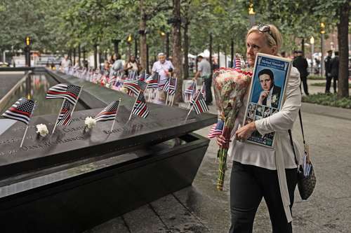 Ceremonia para honrar la memoria de los 2 mil 997 muertos en los atentados de Al Qaeda, ayer en la zona cero de Nueva York.