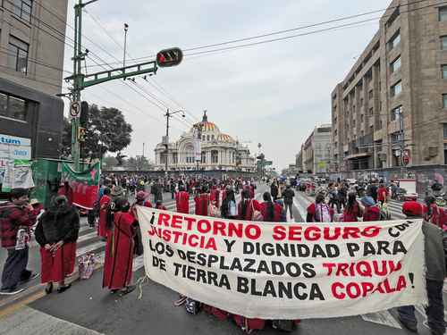 Protestan triquis por incumplimiento de Segob