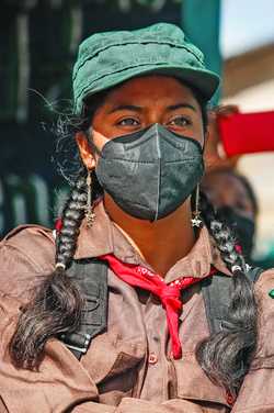 
<br>Celebran zapatistas con desfile, baile, teatro y hasta mariachis
<br>A tres décadas del levantamiento, reafirman su lucha por libertad y justicia