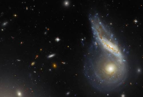 Hubble Observes Massive Collision Between Galaxies