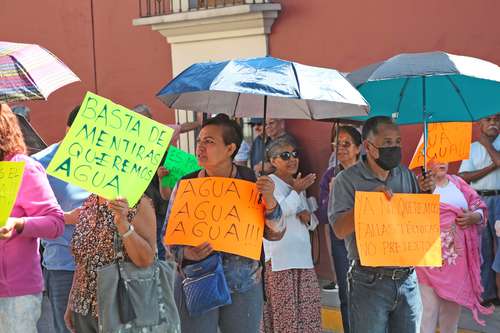 
<br>Aumentan protestas y bloqueos en la capital oaxaqueña por falta de agua