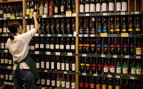 Tariffs on Australian wine lifted by China