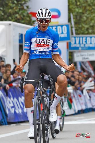 Isaac del Toro, campeón de la Vuelta a Asturias