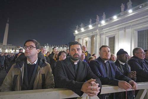 Recae la salud del Papa al sufrir dos crisis respiratorias agudas
