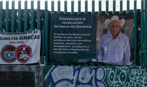 Although the law is violated, unions insist on placing posters in works Photo