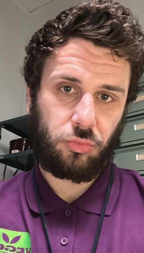 Vetan actor a un estreno tras acusaciones de agresión sexual