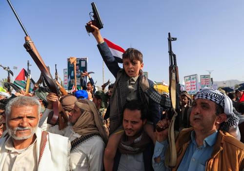 Tel Aviv ataca y amaga a los hutíes en Yemen